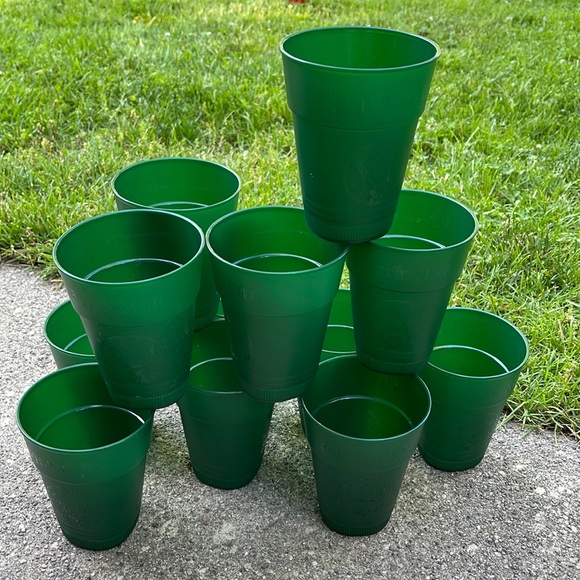 Set of 12 JagerMeister green concert solo cups - Picture 2 of 5